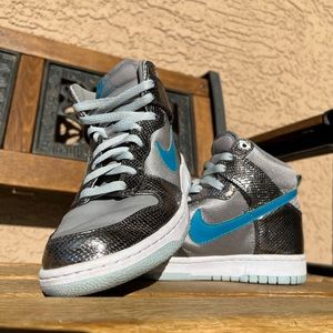 NIKE DUNK HIGH | Size Womens 7.5